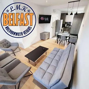 Lmk, 2 Bedroom Apartment, With Roof Terrace, Free Parking, Ev Charger, Great Location. Appartement