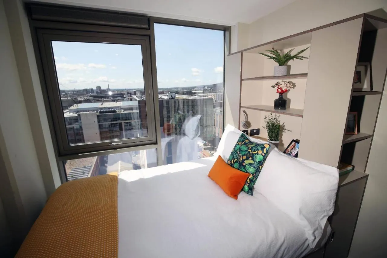 For Students Only Ensuite Bedrooms With Shared Kitchen At Liv Student In Belfast 0*,